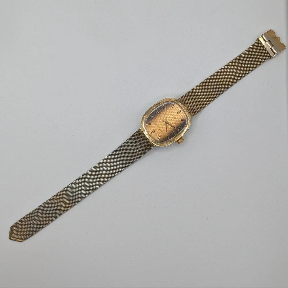Timex Electronic Vintage Cushion Case Watch Tiger Eye Style Gold Tone Mesh 29mm